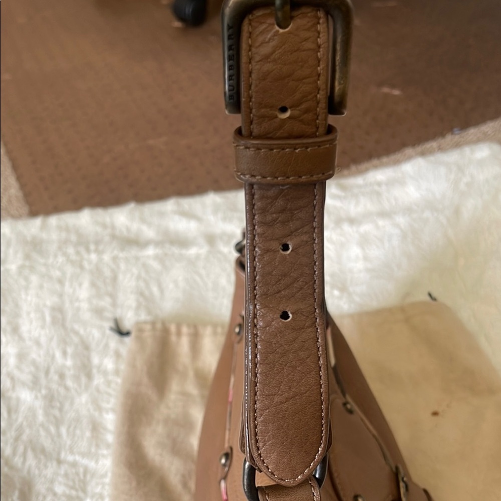 Burberry Tan Leather Women's Bag - Picture 8 of 12